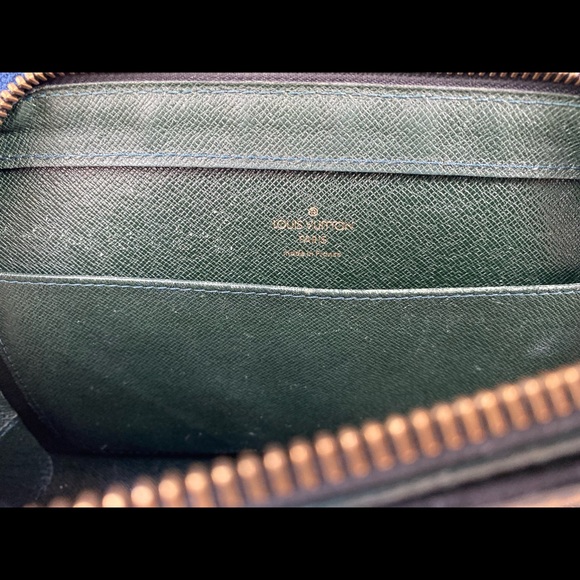 Louis Vuitton Green Epi Leather Pouch - Picture 3 of 7